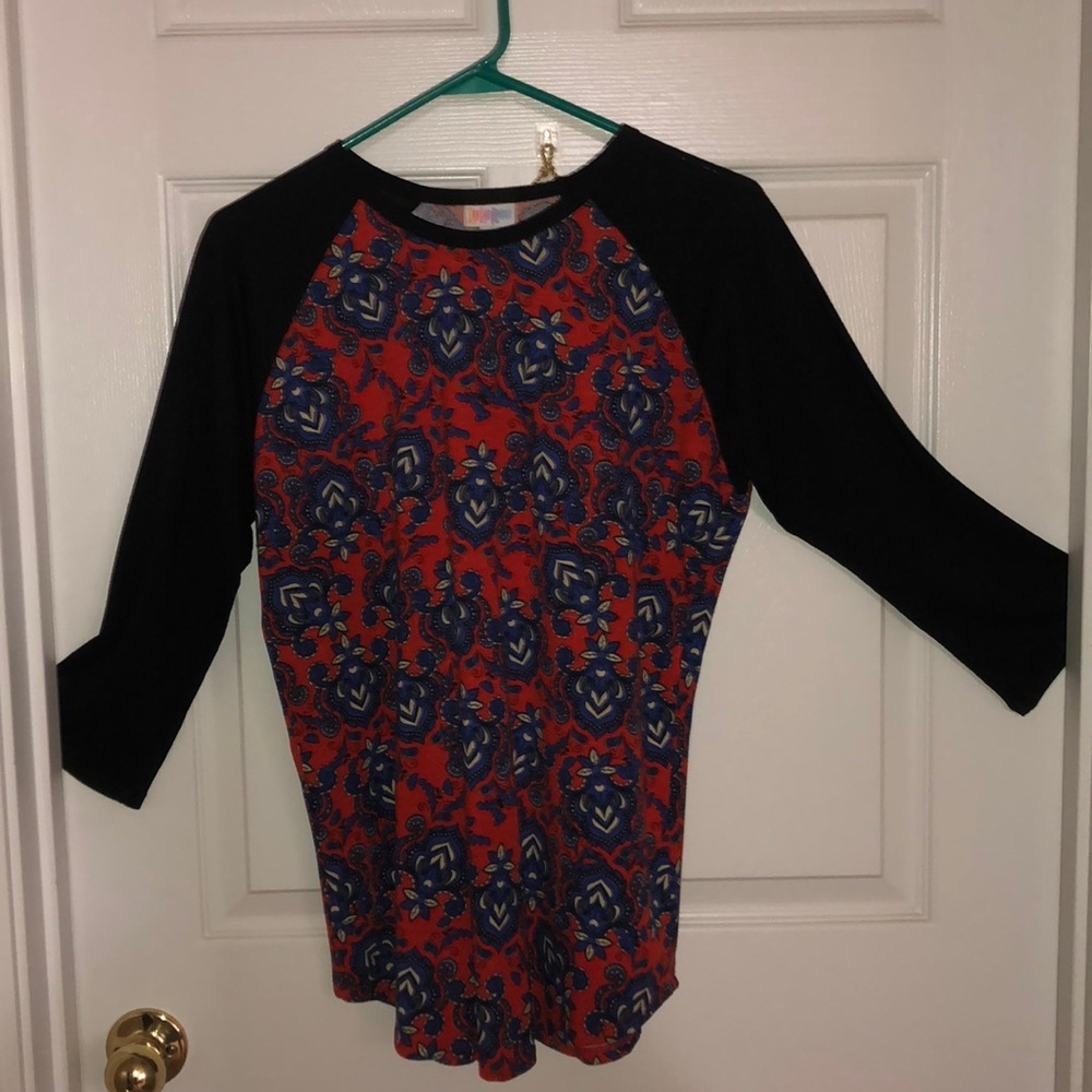 LuLaRoe “Randy” TShirt